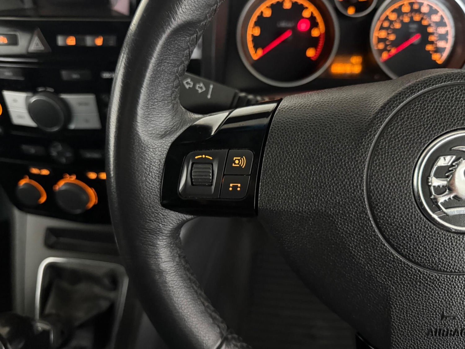 Used Vauxhall Zafira 2011 for sale - 76645349: Photo 30