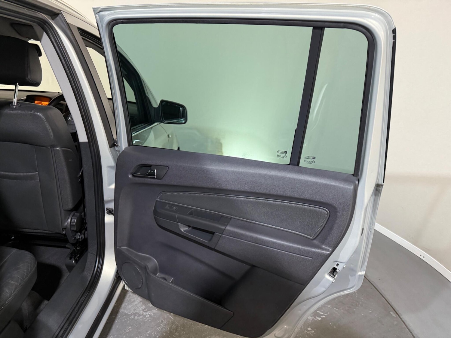 Used Vauxhall Zafira 2011 for sale - 76645349: Photo 41