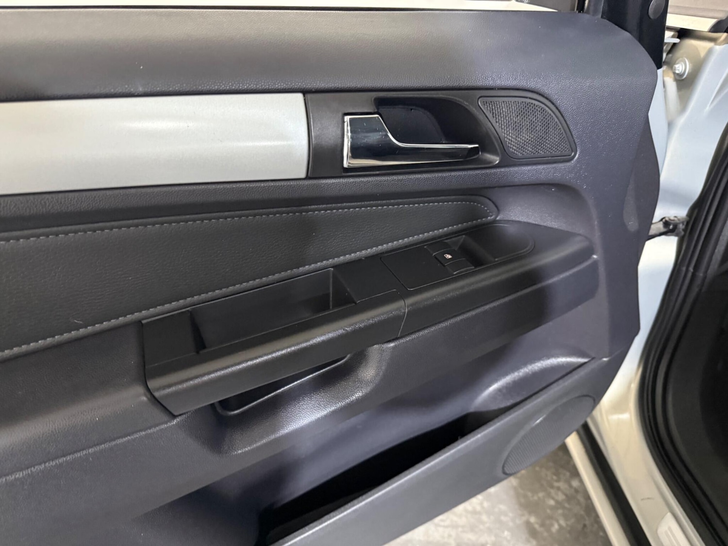 Used Vauxhall Zafira 2011 for sale - 76645349: Photo 61