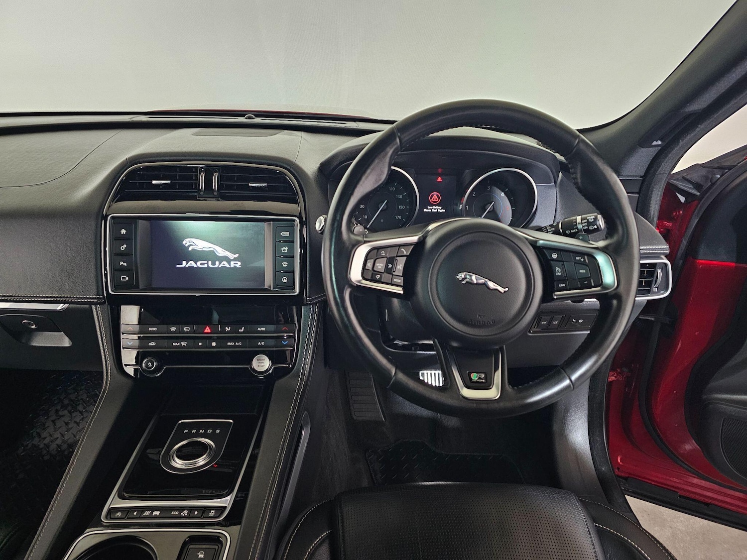 Used Jaguar F-Pace 2017 for sale - 76499273: Photo 12