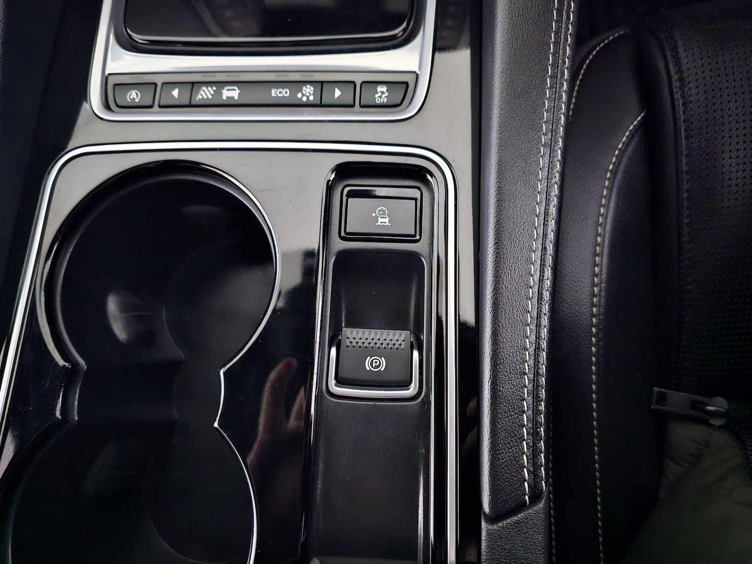 Used Jaguar F-Pace 2017 for sale - 76499273: Photo 14