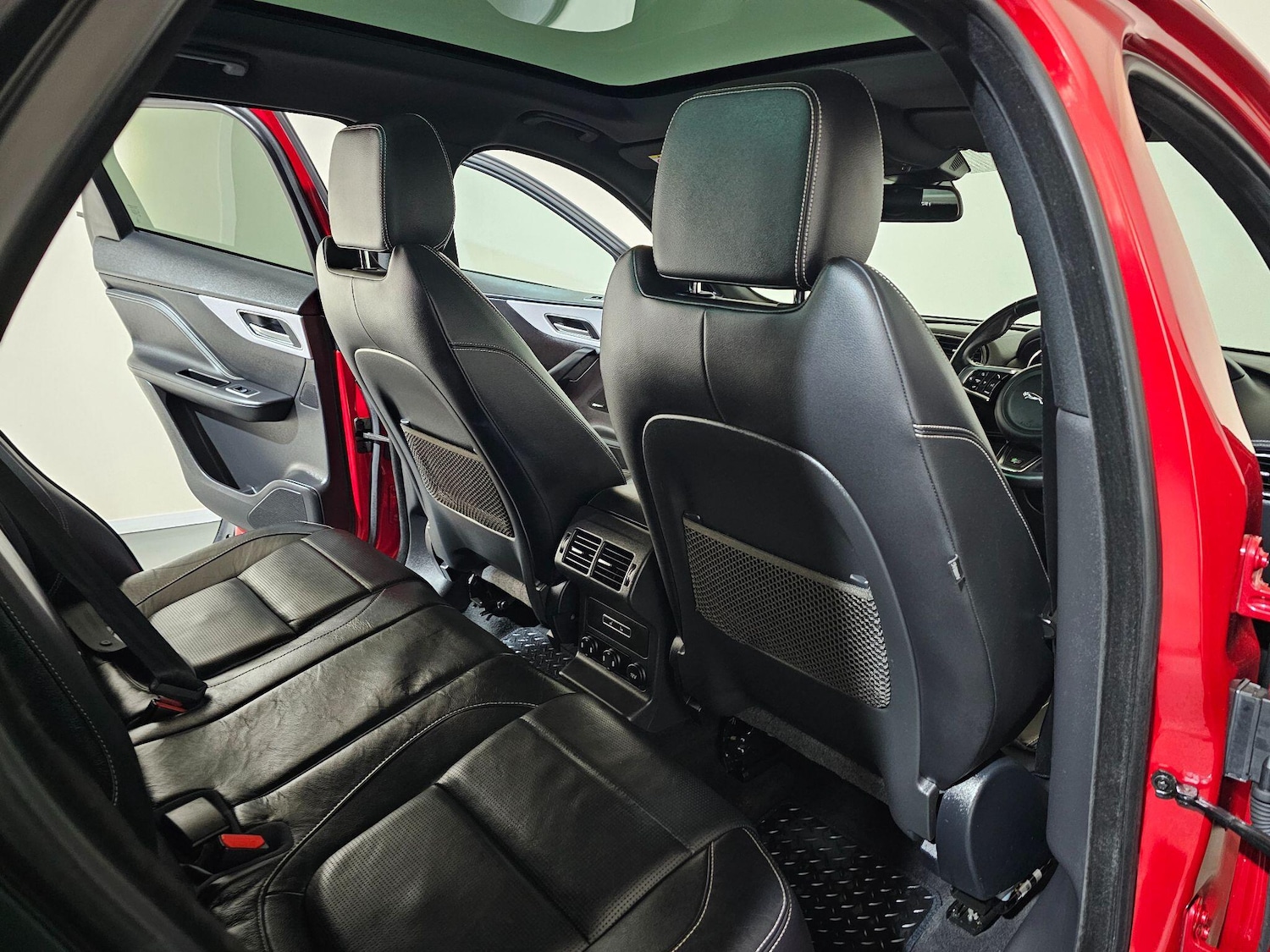 Used Jaguar F-Pace 2017 for sale - 76499273: Photo 16