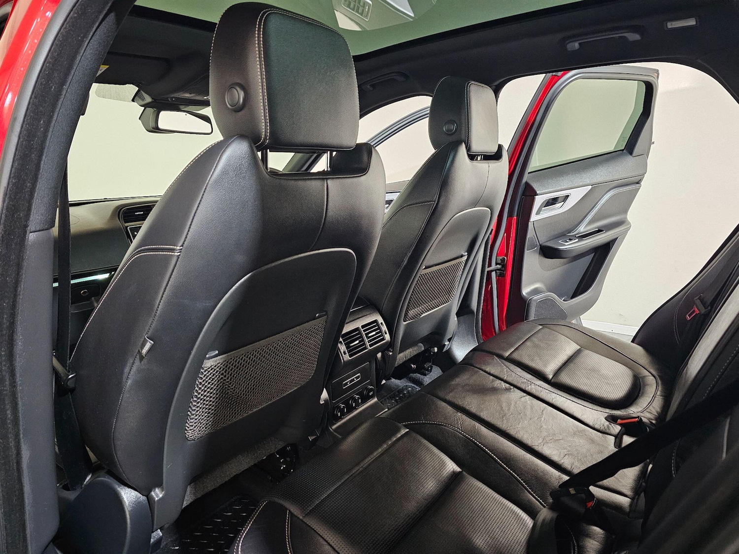 Used Jaguar F-Pace 2017 for sale - 76499273: Photo 17