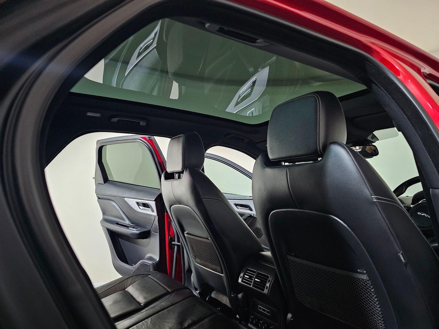 Used Jaguar F-Pace 2017 for sale - 76499273: Photo 19