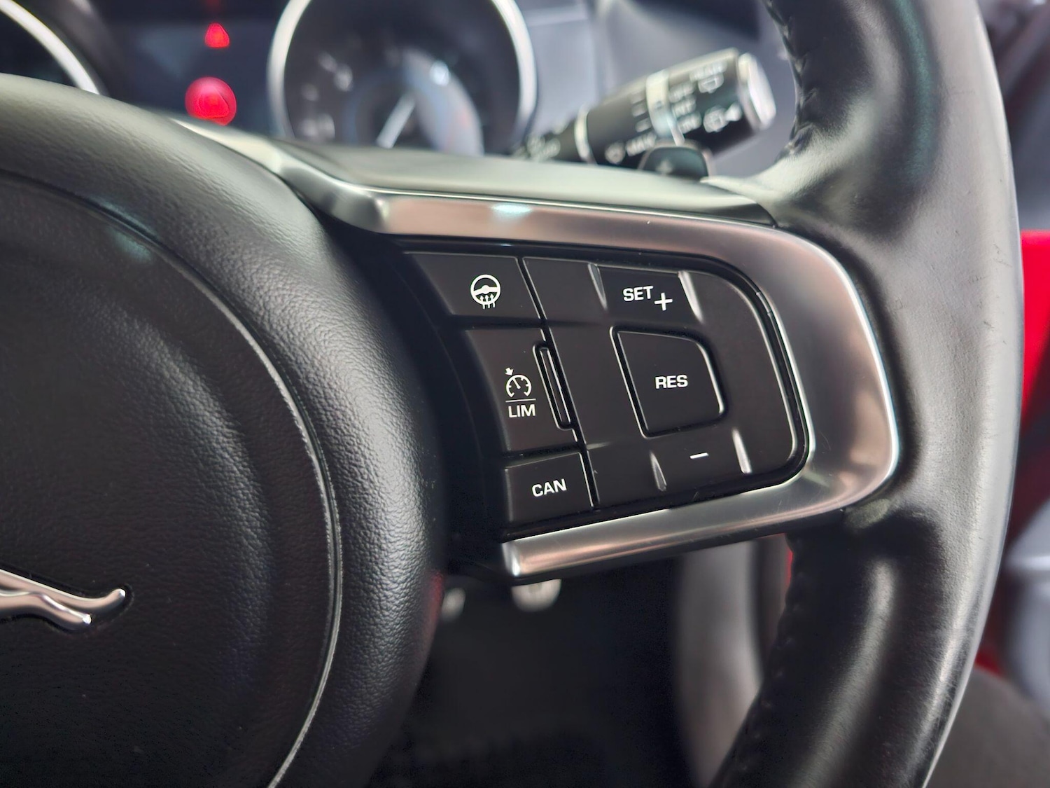 Used Jaguar F-Pace 2017 for sale - 76499273: Photo 21