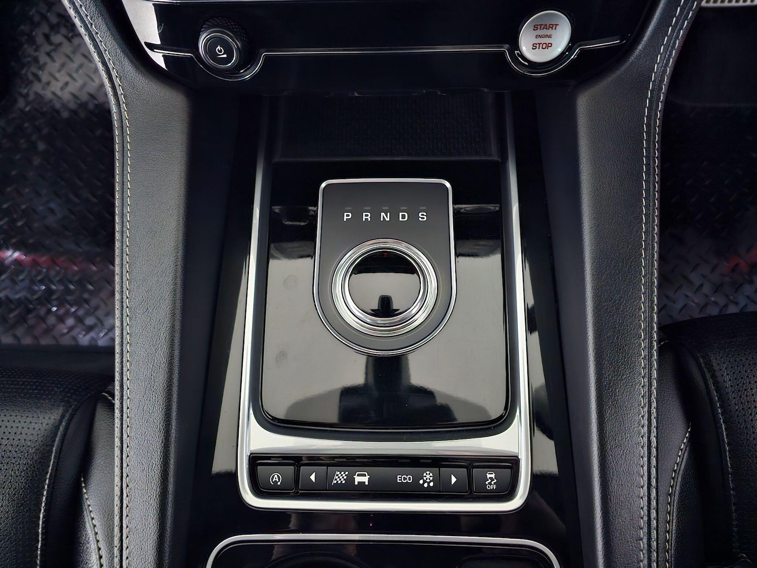 Used Jaguar F-Pace 2017 for sale - 76499273: Photo 25