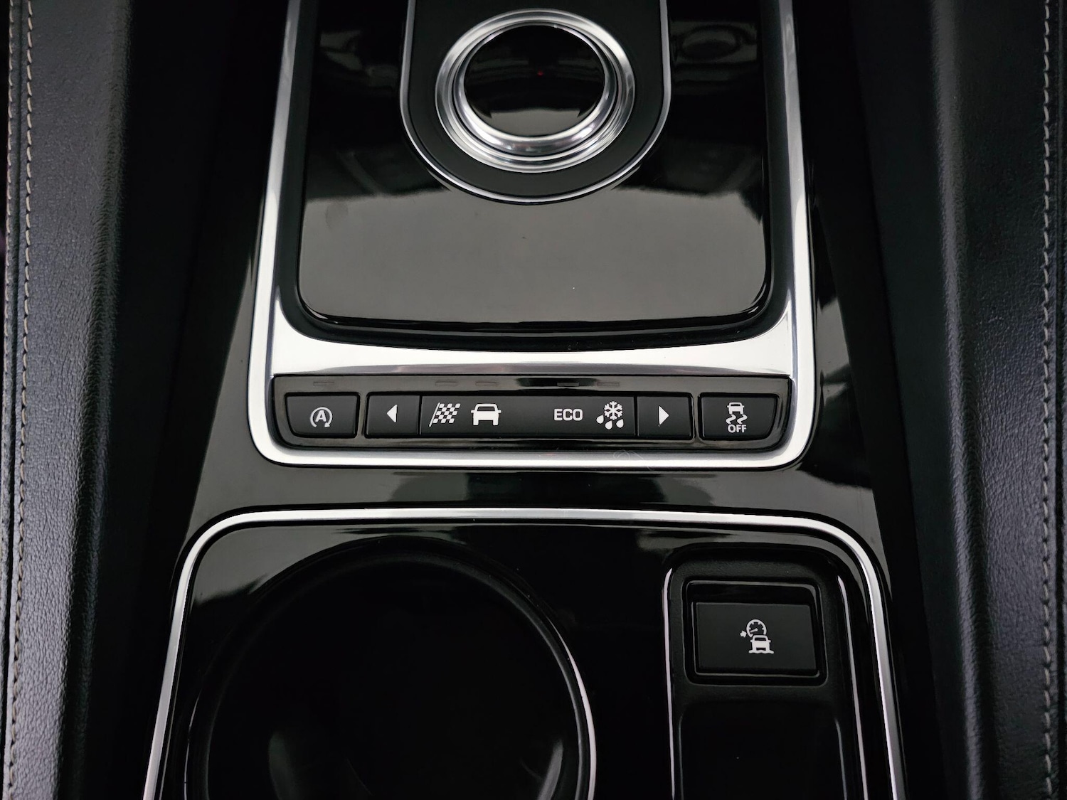 Used Jaguar F-Pace 2017 for sale - 76499273: Photo 26