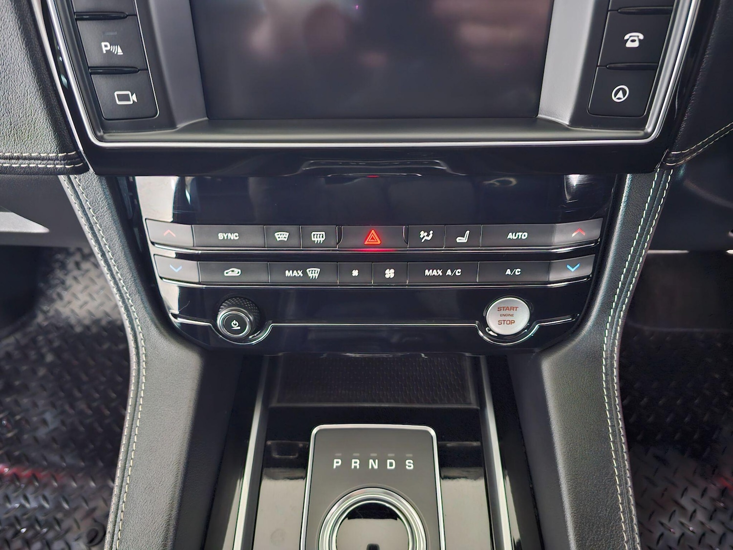 Used Jaguar F-Pace 2017 for sale - 76499273: Photo 36