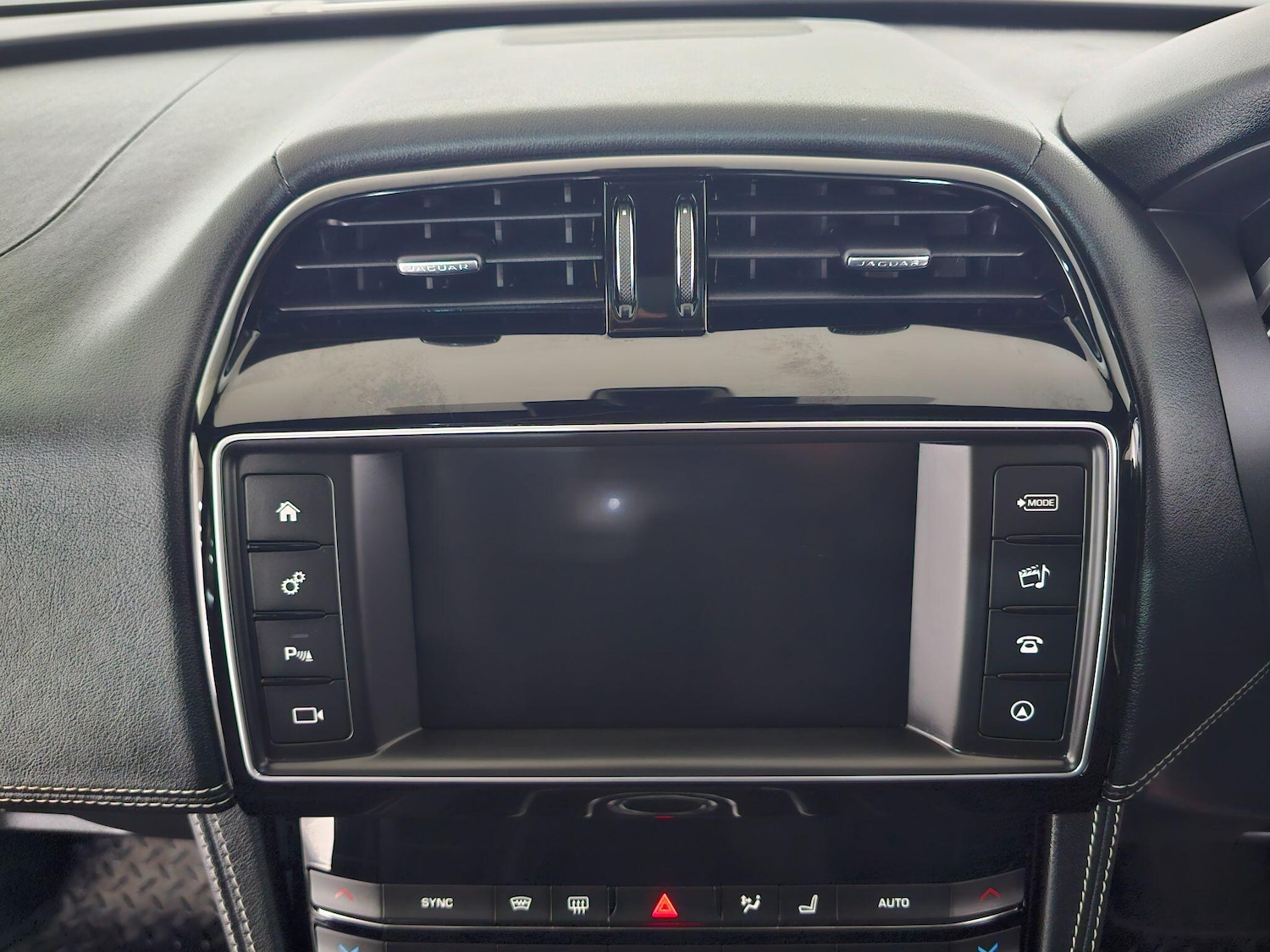 Used Jaguar F-Pace 2017 for sale - 76499273: Photo 39