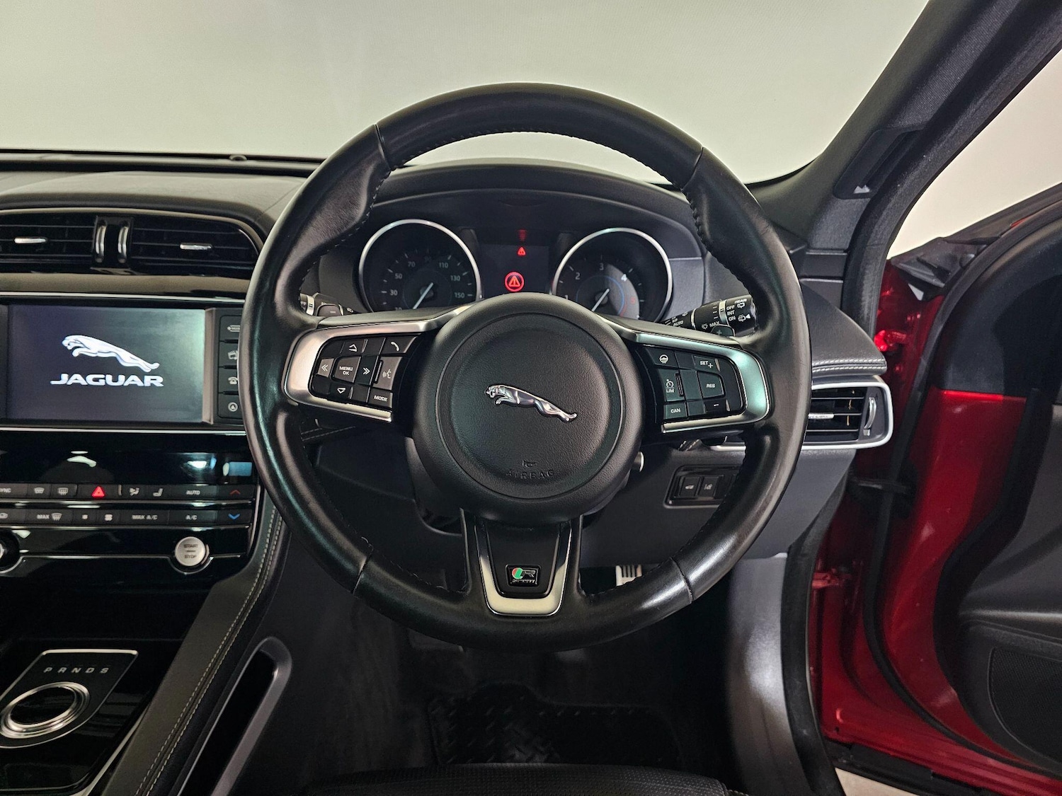 Used Jaguar F-Pace 2017 for sale - 76499273: Photo 43