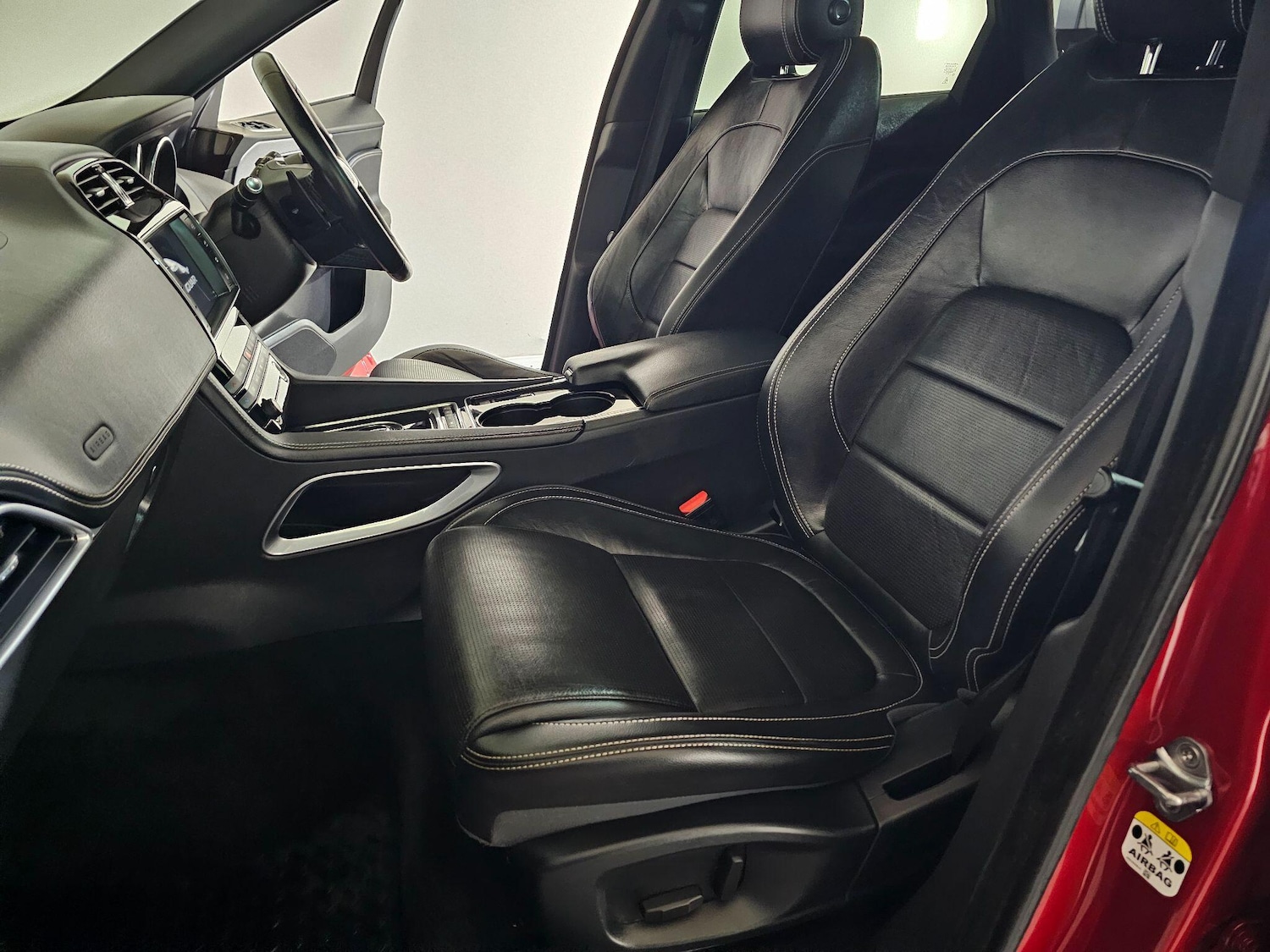 Used Jaguar F-Pace 2017 for sale - 76499273: Photo 44