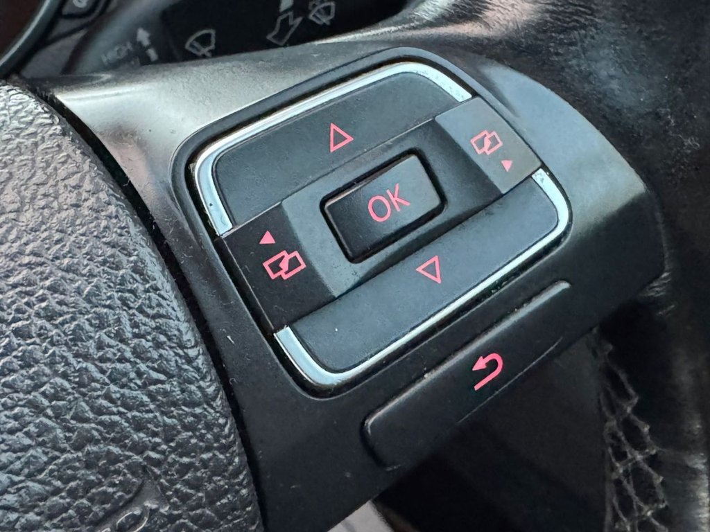 Used Volkswagen Golf 2011 for sale - 76361631: Photo 32