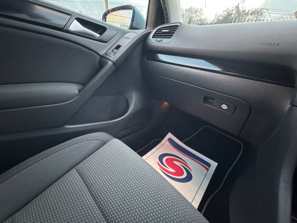 Used Volkswagen Golf 2011 for sale - 76361631: Photo 39