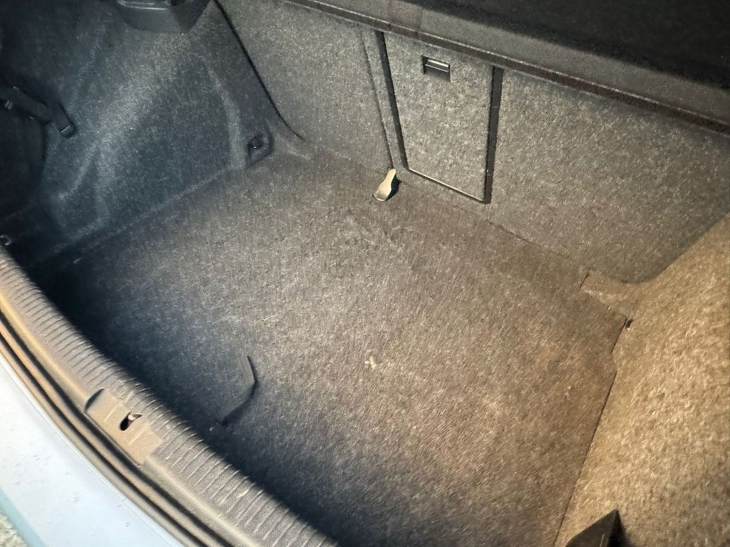 Used Volkswagen Golf 2011 for sale - 76361631: Photo 8