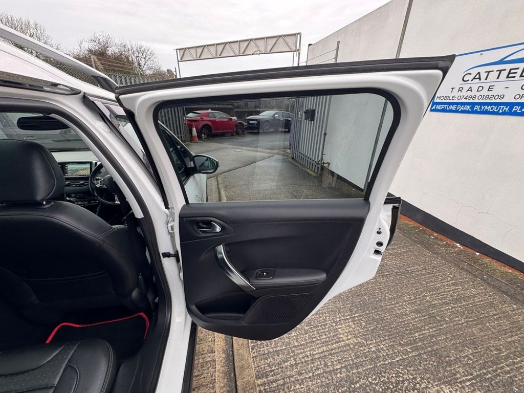 Used Peugeot 2008 2016 for sale - 77525962: Photo 15