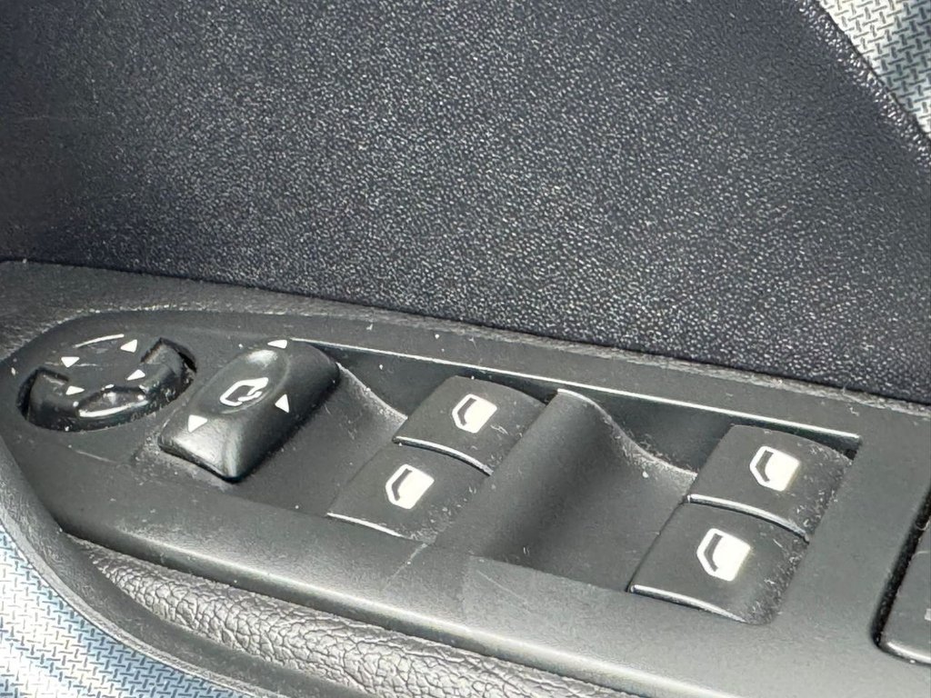 Used Peugeot 2008 2016 for sale - 77525962: Photo 37