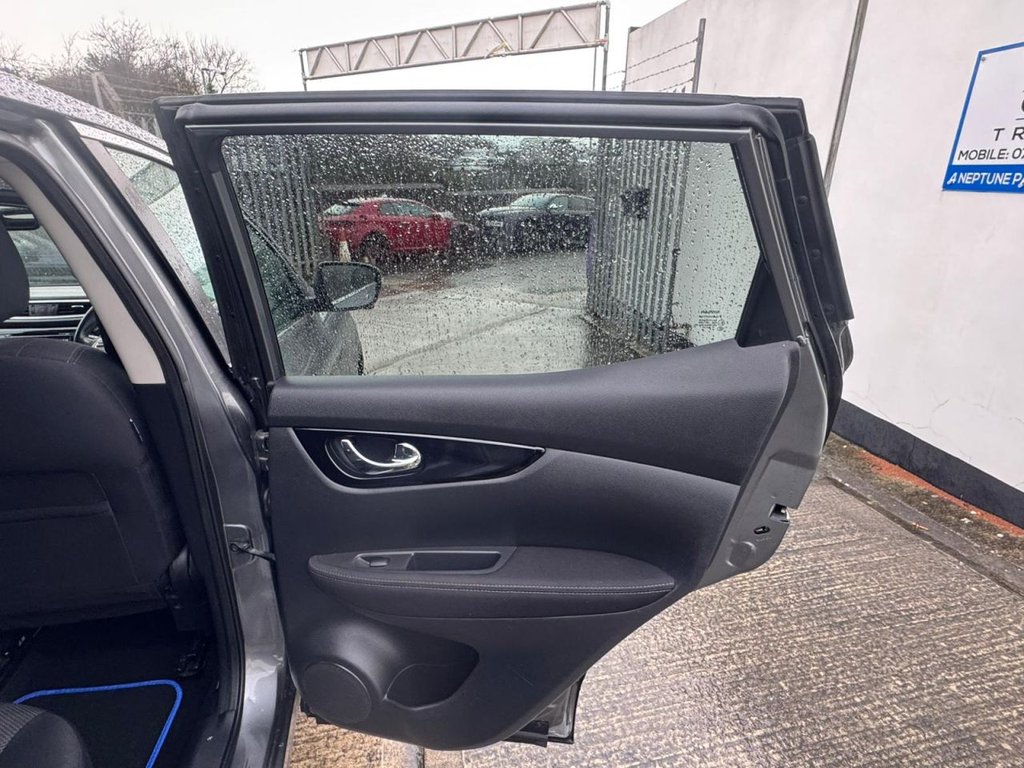 Used Nissan Qashqai 2015 for sale - 77521111: Photo 17