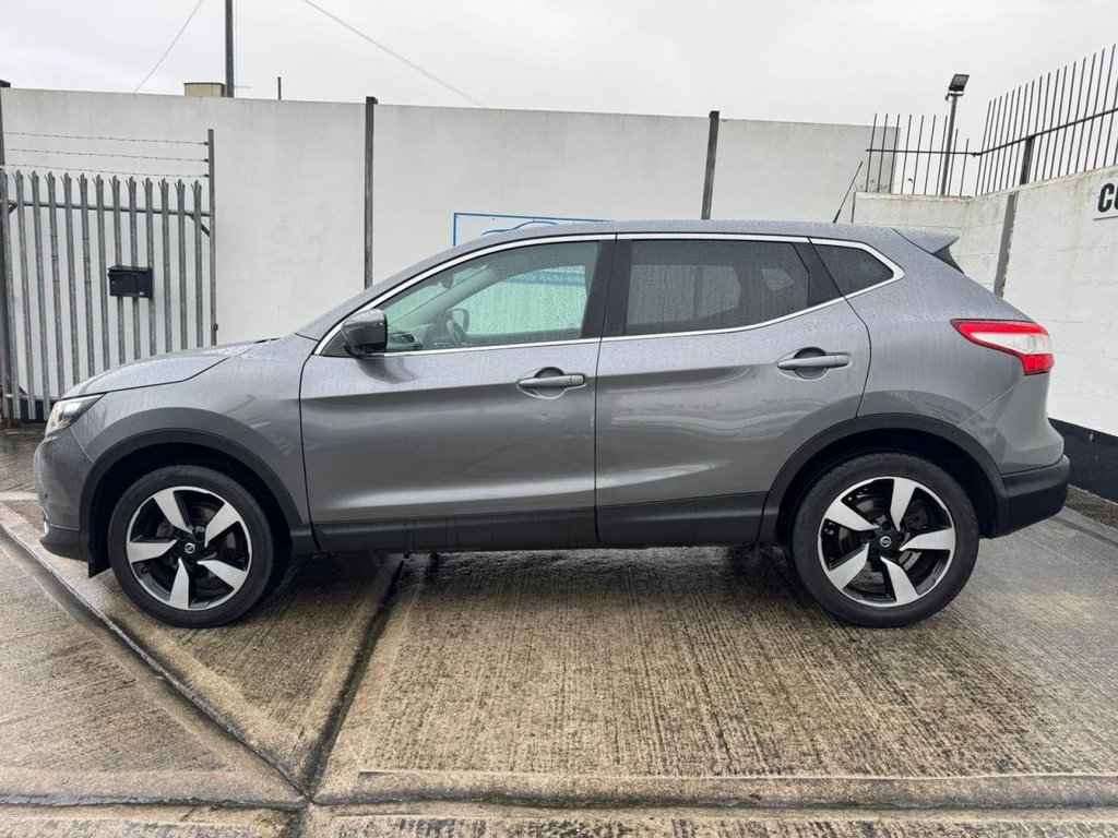 Used Nissan Qashqai 2015 for sale - 77521111: Photo 2