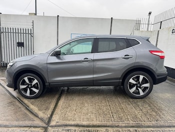 Used Nissan Qashqai 2015 for sale - 77521111: Photo
