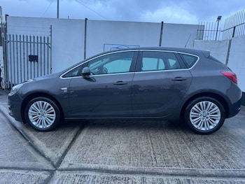 Used Vauxhall Astra 2014 for sale - 77499274: Photo