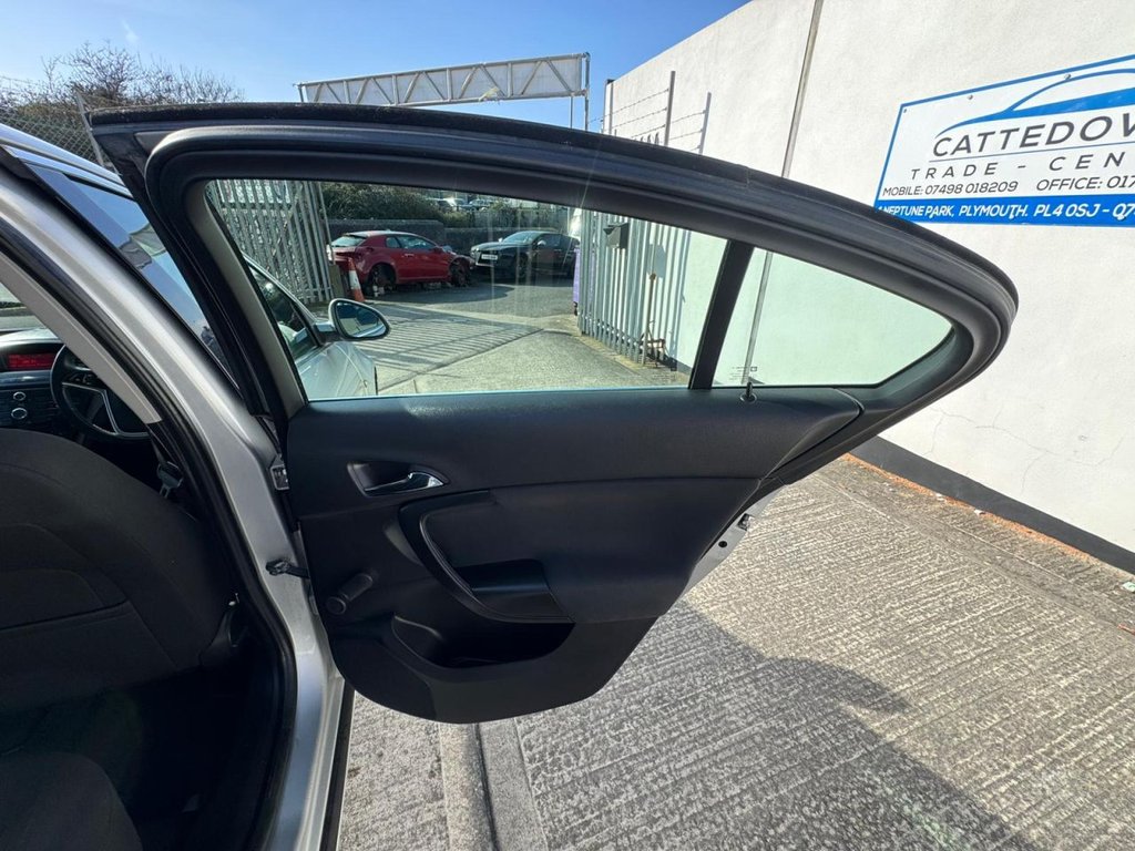 Used Vauxhall Insignia 2012 for sale - 77655311: Photo 14