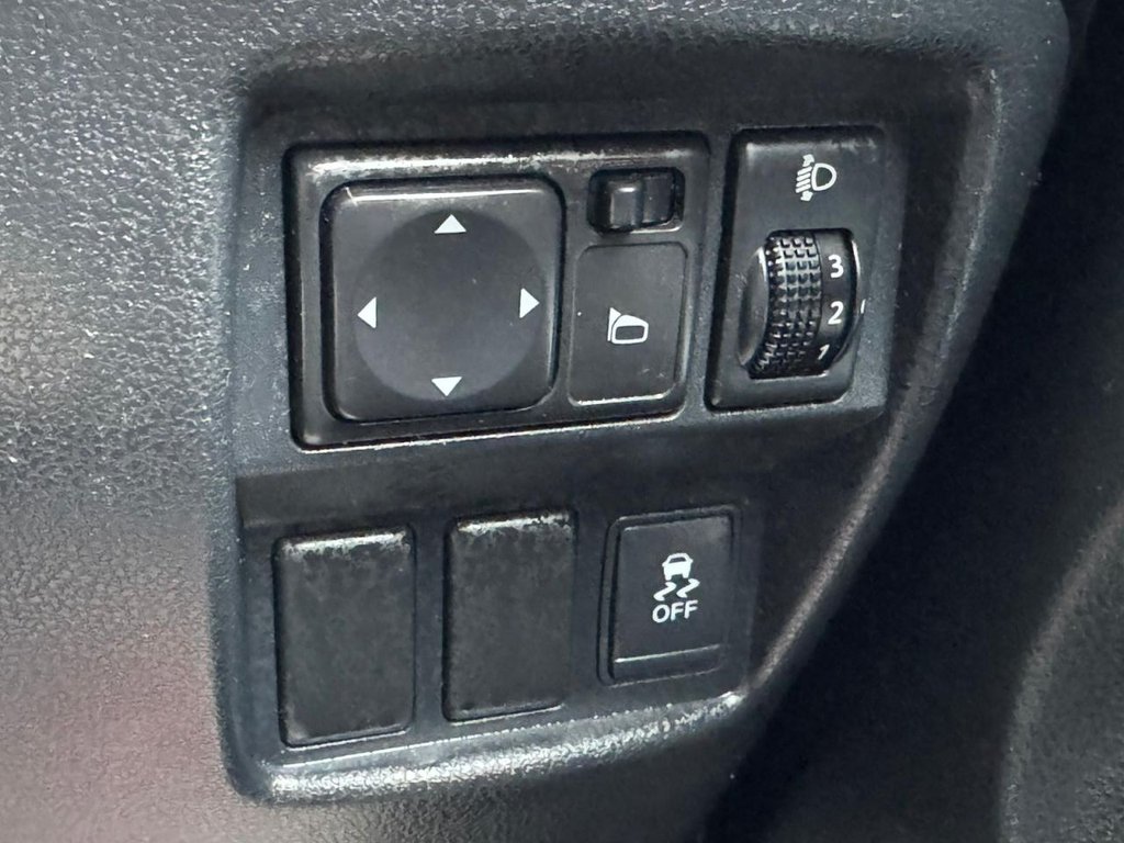 Used Nissan Juke 2011 for sale - 77302204: Photo 24