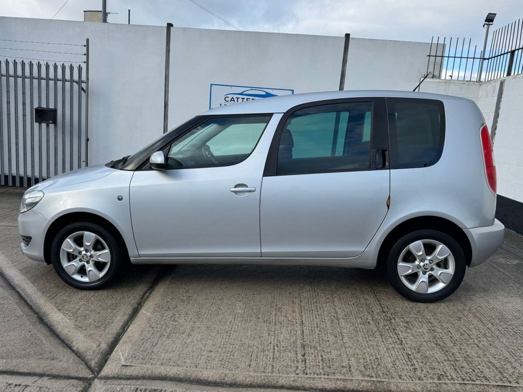 Used Skoda Roomster 2015 for sale - 76323364: Photo 2