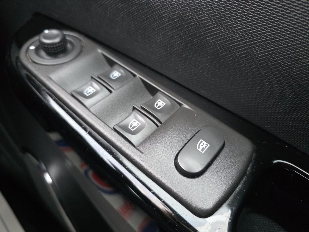 Used Renault Captur 2015 for sale - 77227422: Photo 39