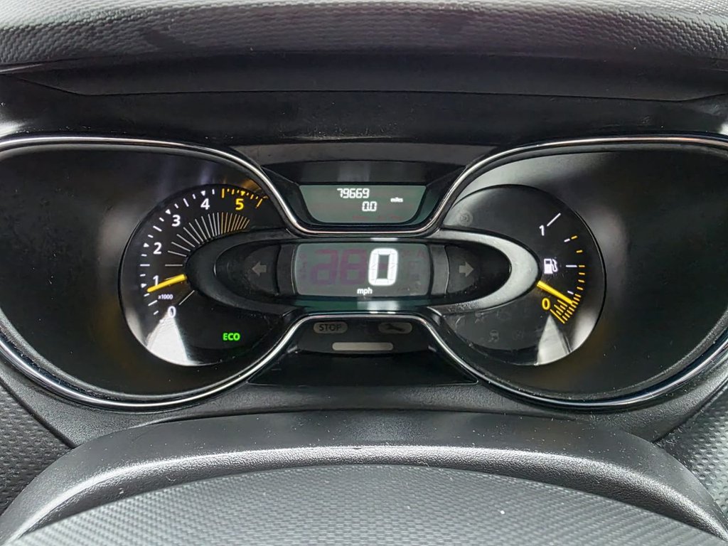 Used Renault Captur 2015 for sale - 77227422: Photo 41