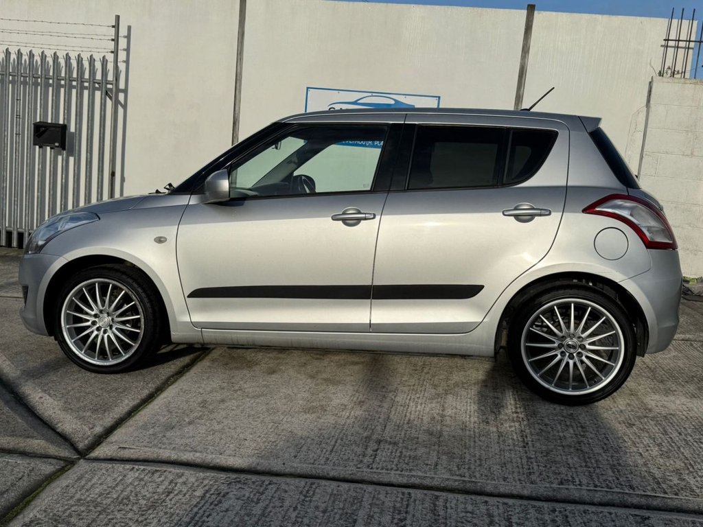 Used Suzuki Swift 2013 for sale - 76927580: Photo 2