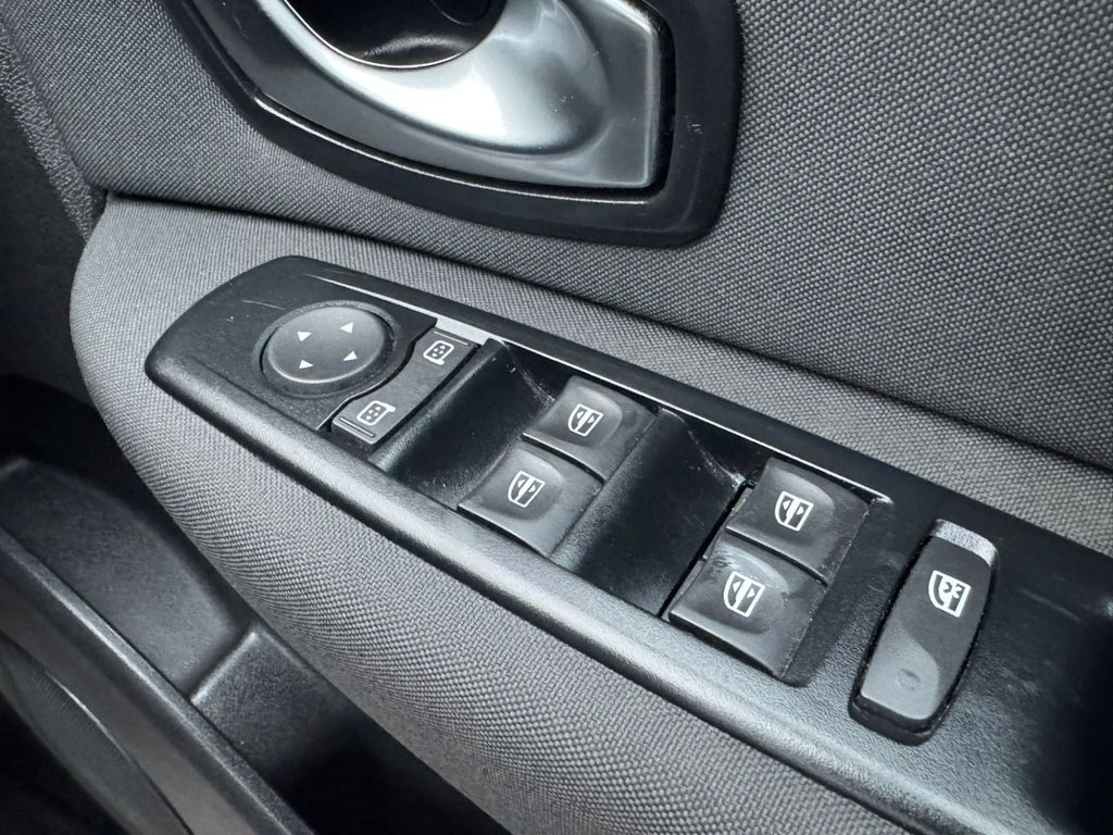 Used Renault Scenic Xmod 2015 for sale - 77302555: Photo 38