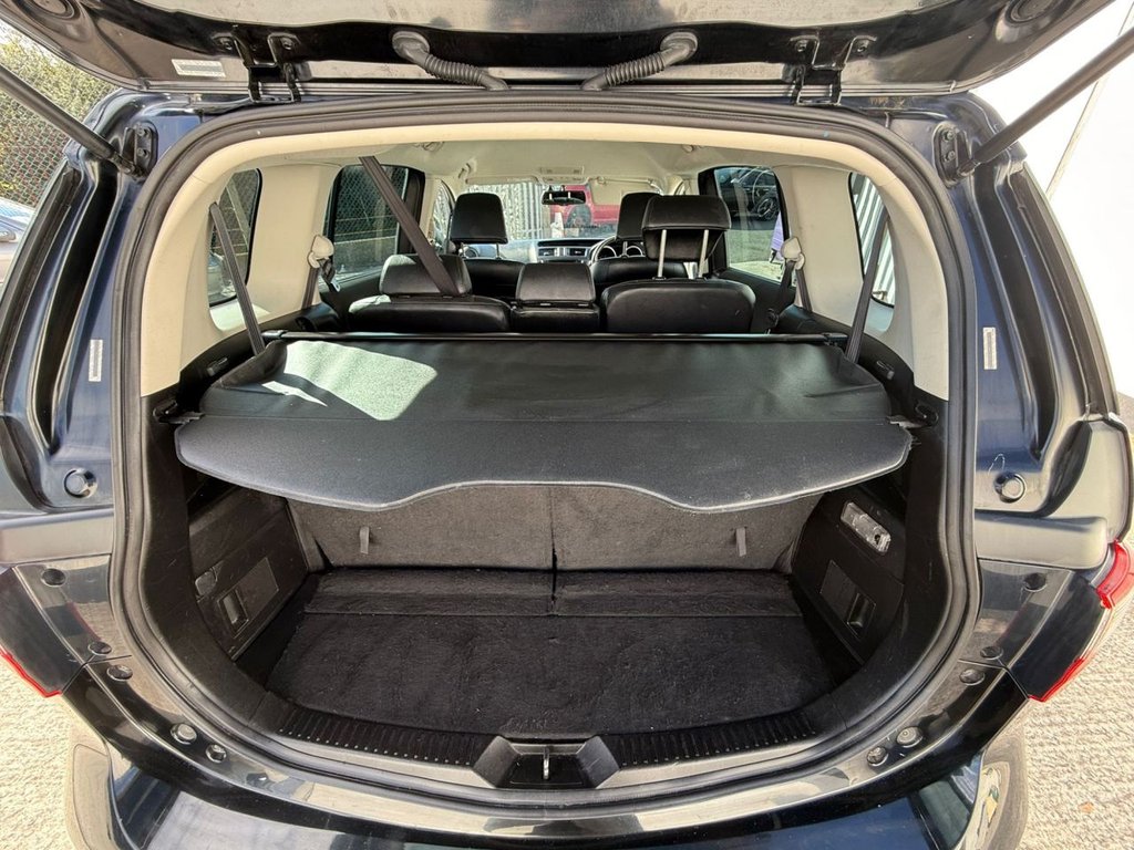 Used Mazda Mazda5 2015 for sale - 76291878: Photo 6