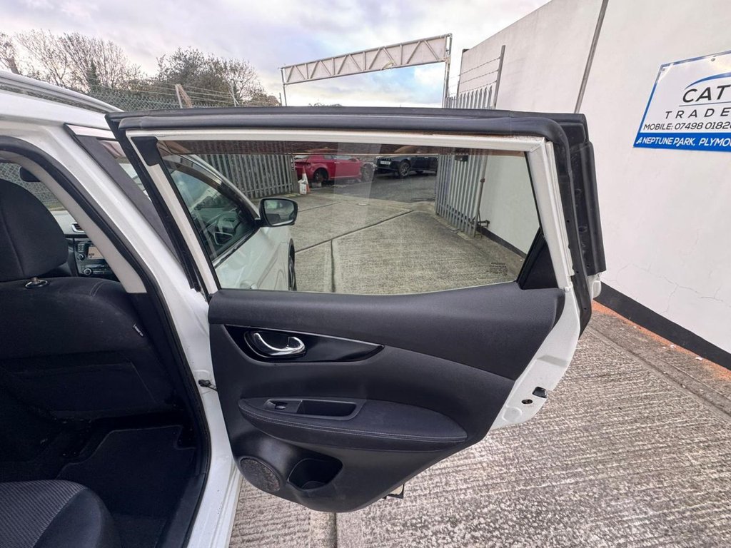 Used Nissan Qashqai 2015 for sale - 76617557: Photo 16