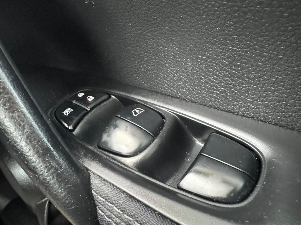 Used Nissan Qashqai 2015 for sale - 76617557: Photo 38