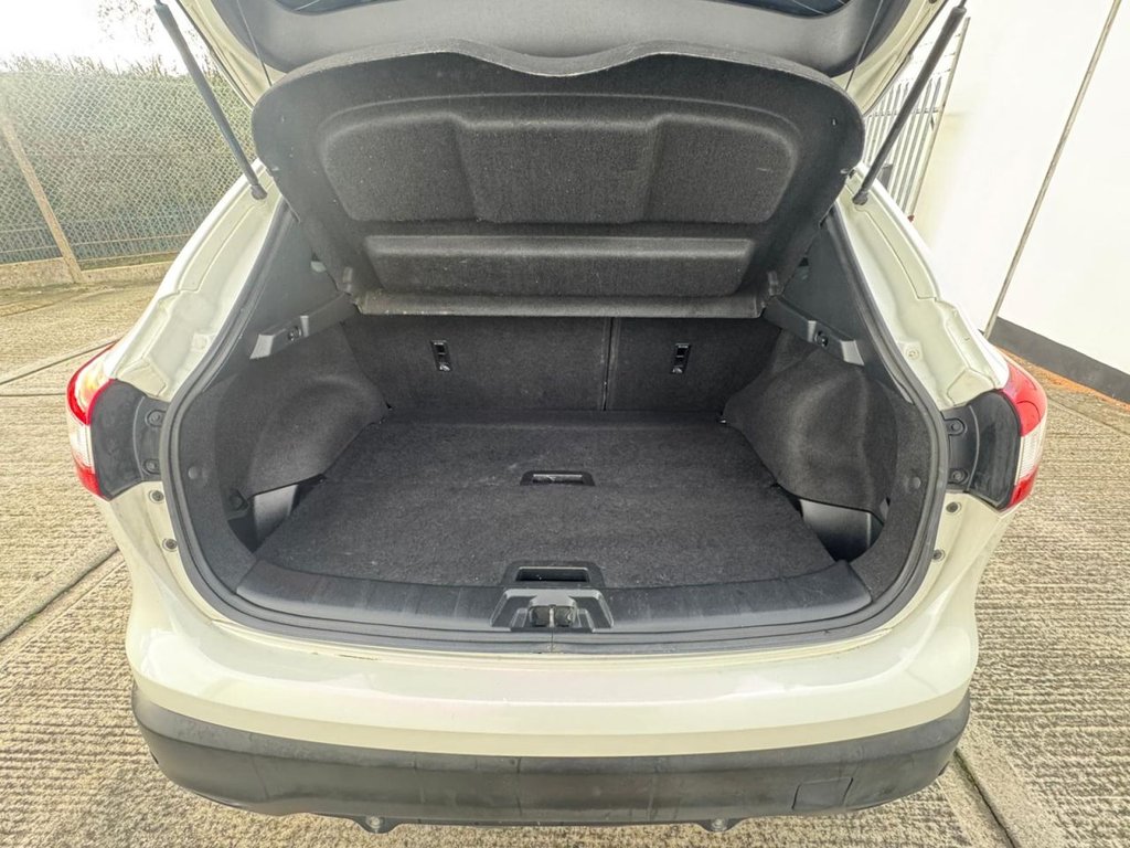 Used Nissan Qashqai 2015 for sale - 76617557: Photo 7