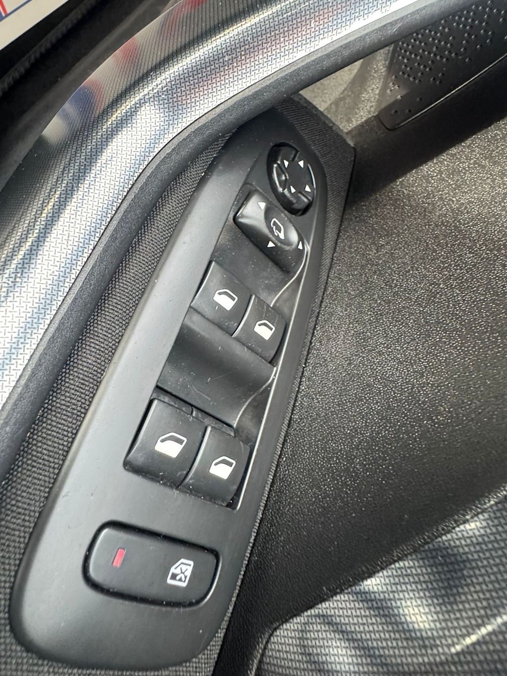 Used Peugeot 2008 2014 for sale - 77583757: Photo 30