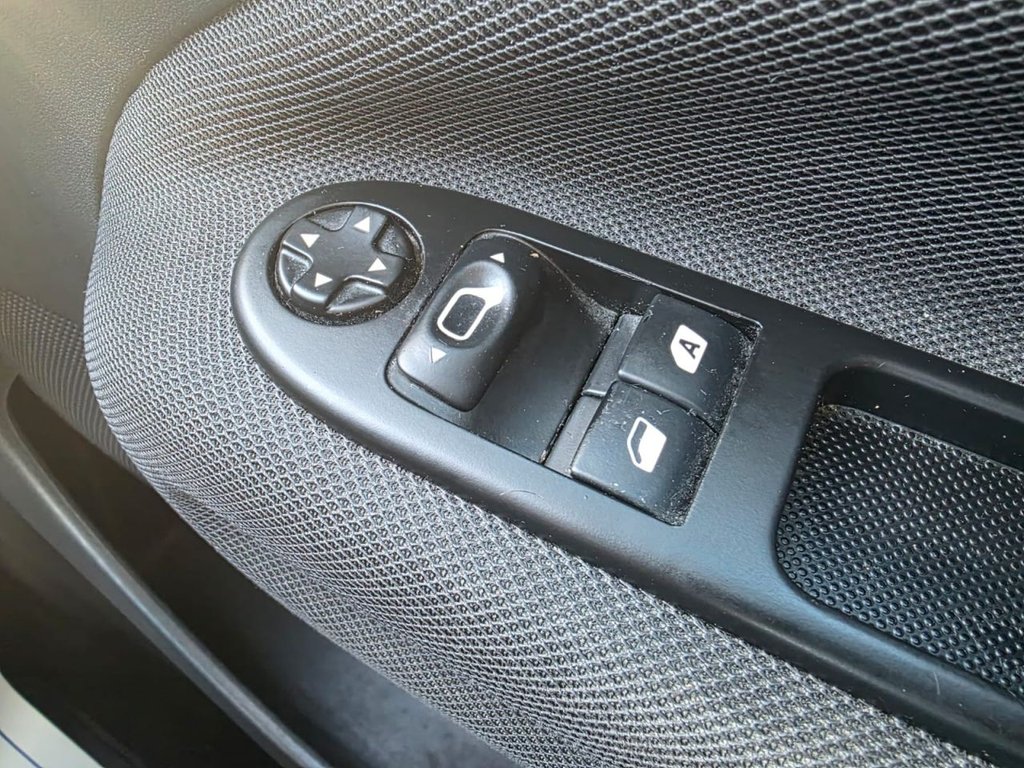 Used Citroen C3 Picasso 2014 for sale - 78061899: Photo 35