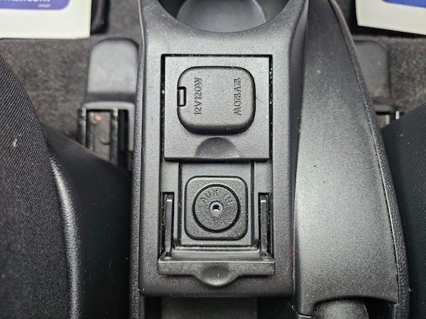 Used Mazda Mazda2 2010 for sale - 74065206: Photo 24