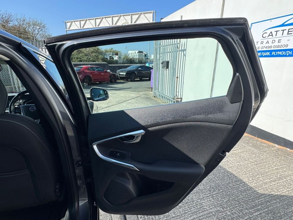 Used Volvo V40 2014 for sale - 77959672: Photo 14