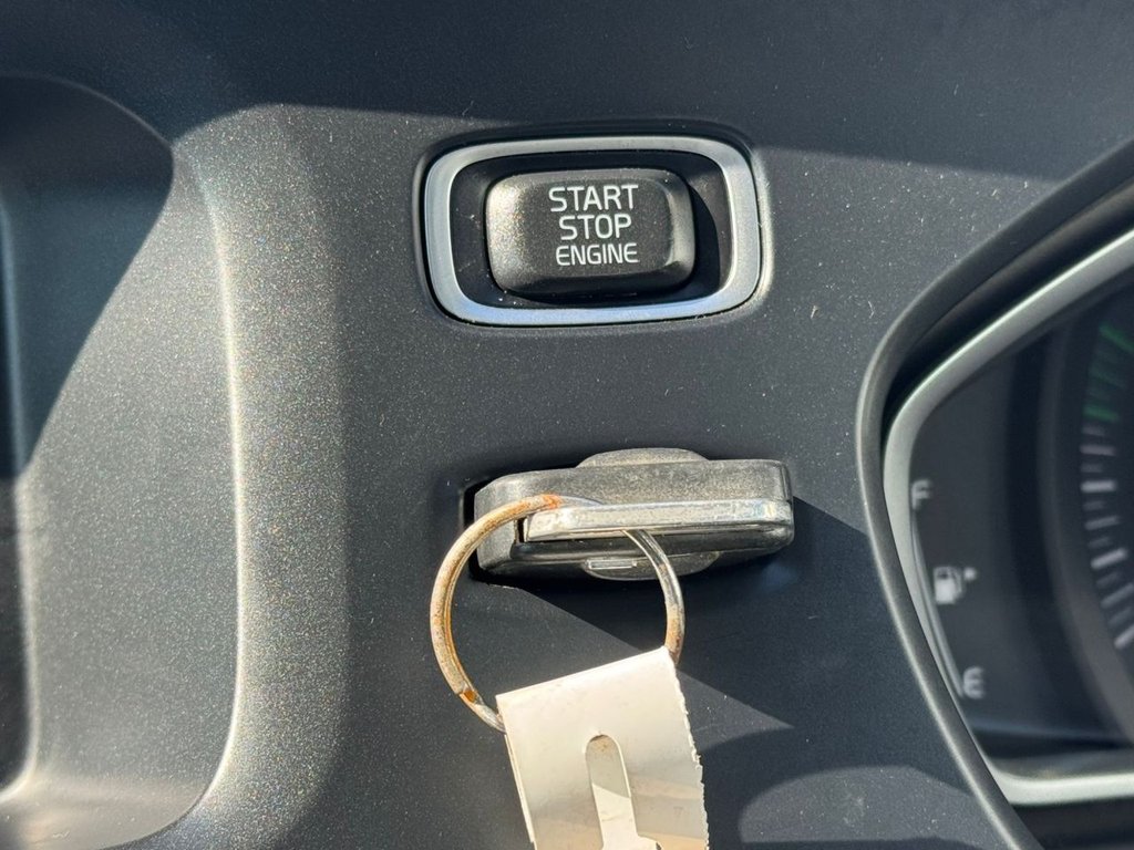 Used Volvo V40 2014 for sale - 77959672: Photo 35