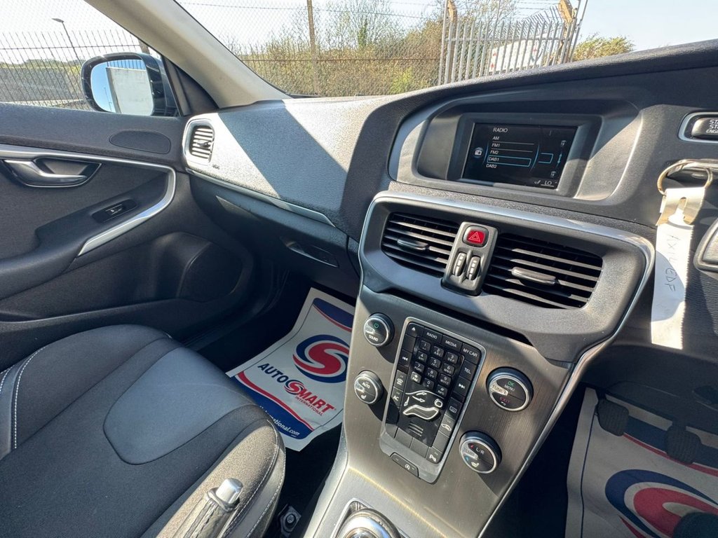 Used Volvo V40 2014 for sale - 77959672: Photo 41