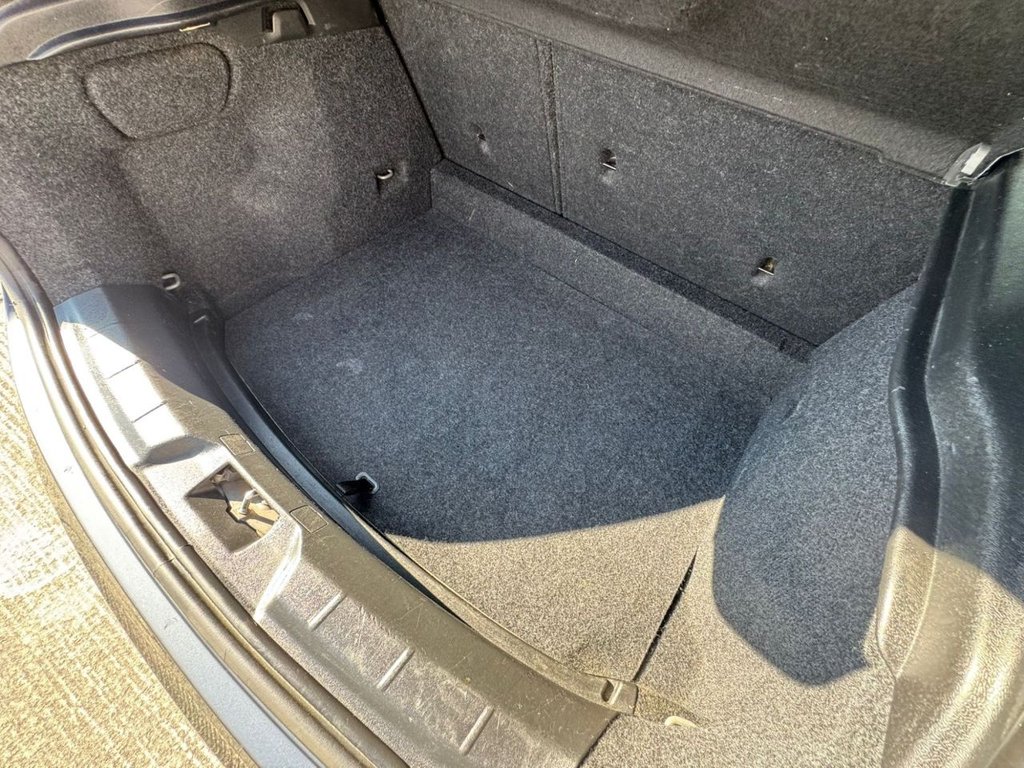 Used Volvo V40 2014 for sale - 77959672: Photo 7