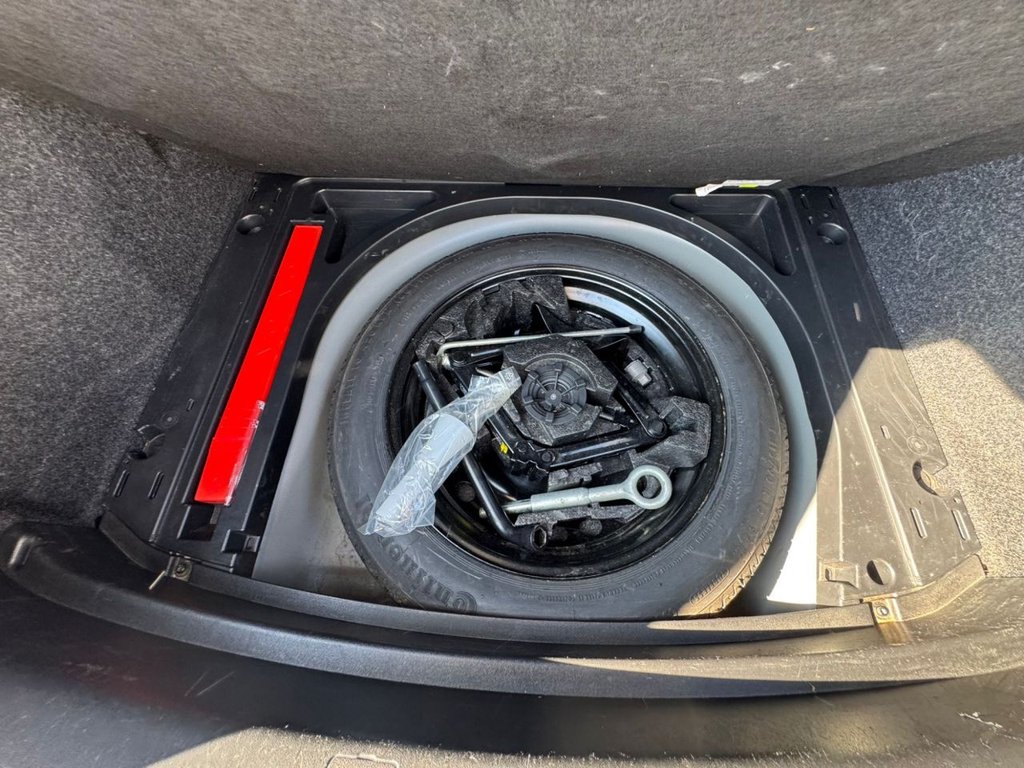 Used Volvo V40 2014 for sale - 77959672: Photo 8