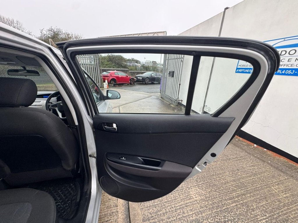 Used Hyundai i20 2011 for sale - 76724540: Photo 10