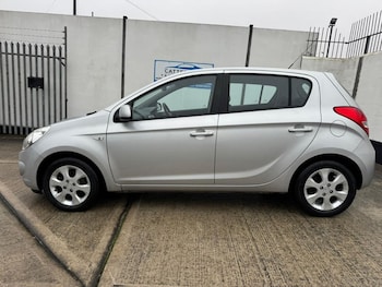 Used Hyundai i20 2011 for sale - 76724540: Photo