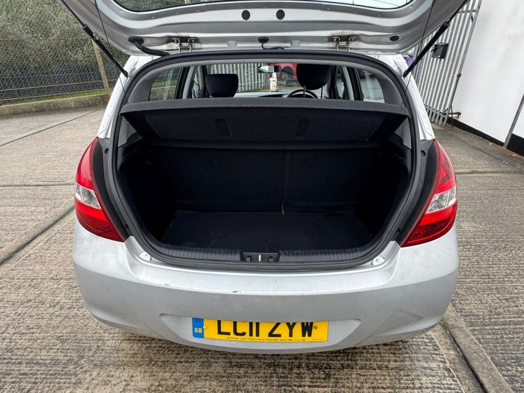 Used Hyundai i20 2011 for sale - 76724540: Photo 6