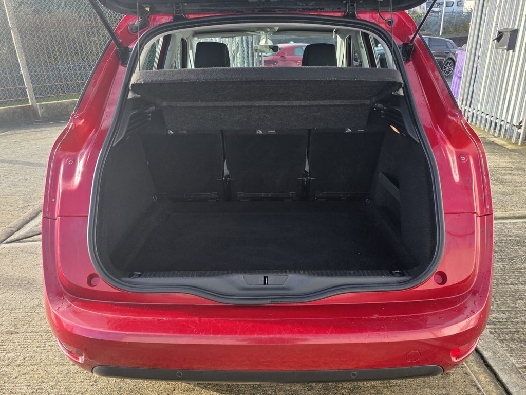 Used Citroen C4 Picasso 2016 for sale - 76927540: Photo 6