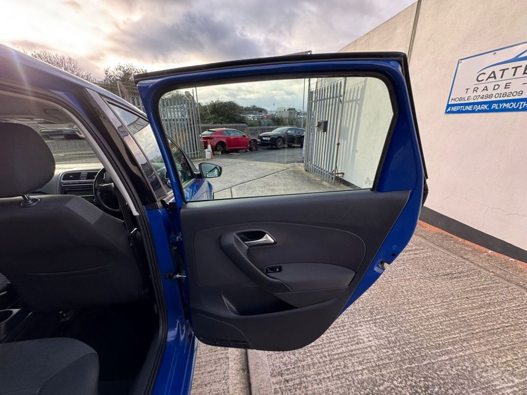 Used Volkswagen Polo 2011 for sale - 76617552: Photo 15