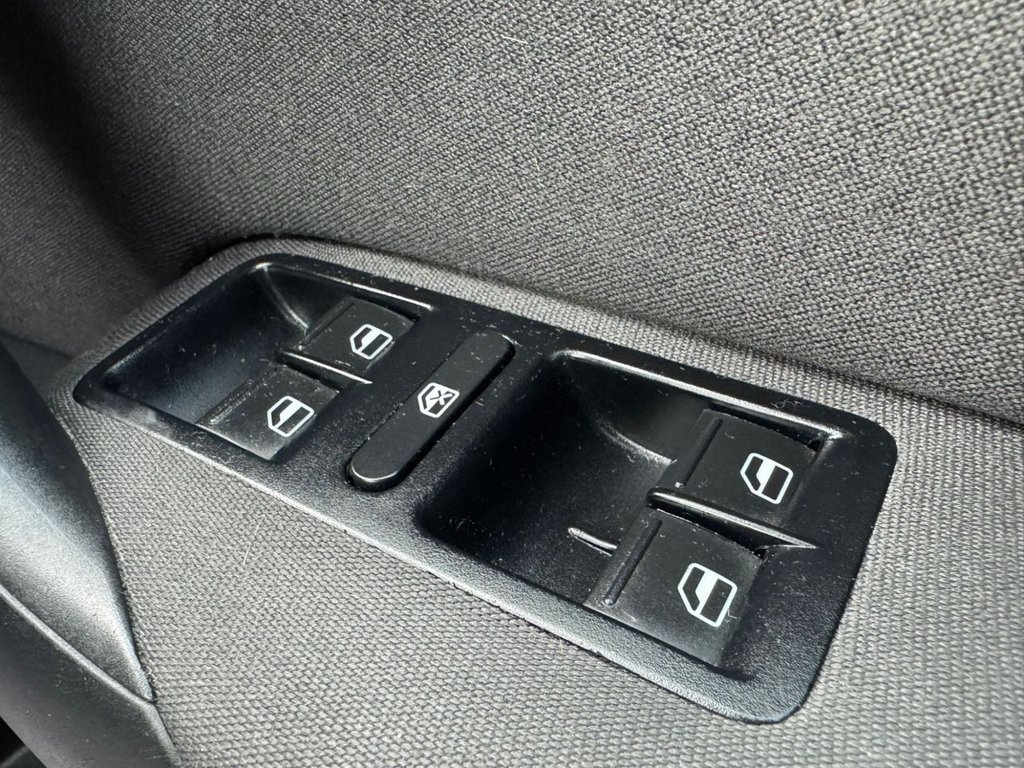 Used Volkswagen Polo 2011 for sale - 76617552: Photo 30