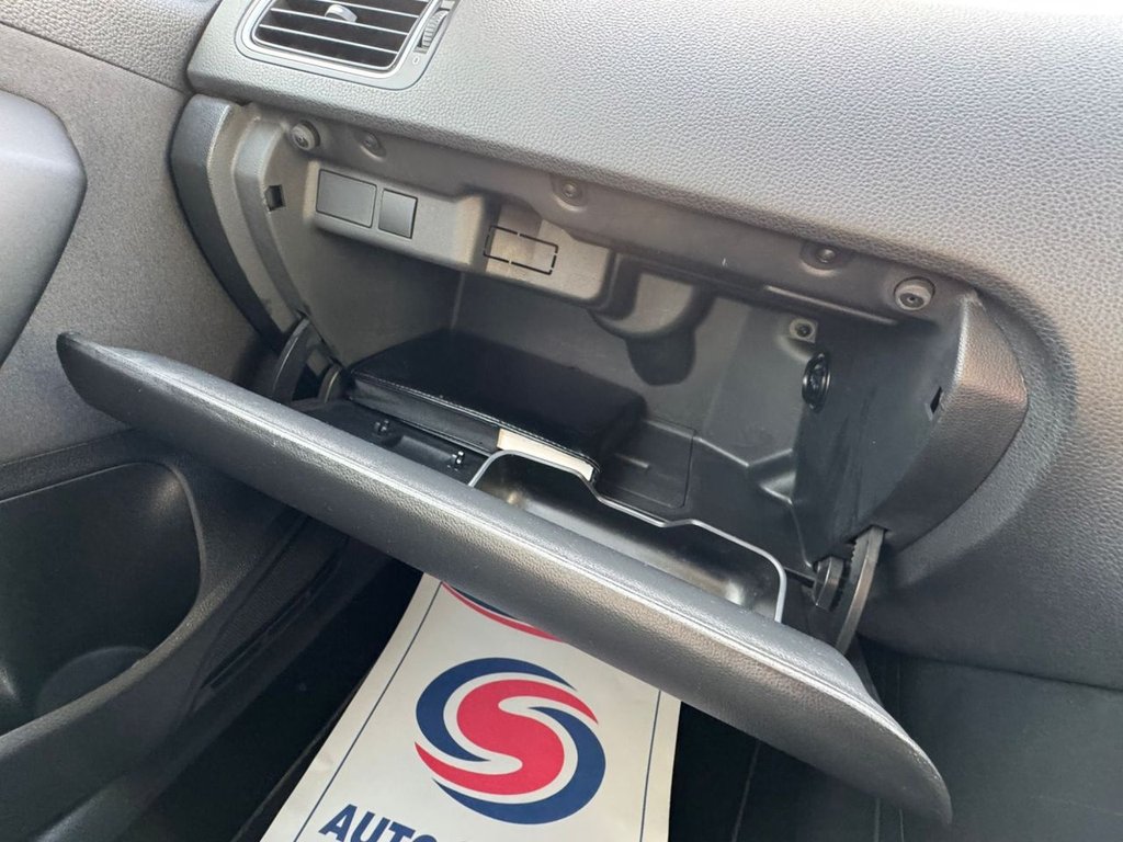 Used Volkswagen Polo 2011 for sale - 76617552: Photo 35